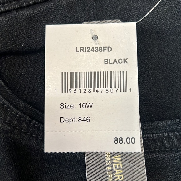 Wit & Wisdom Black Luxe Touch High Rise Slim Straight Jeans - Picture 7 of 10